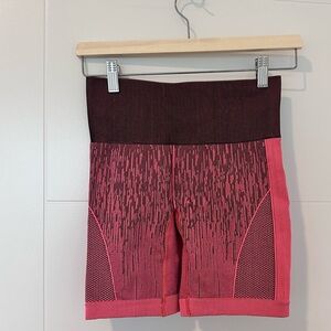Lululemon Sculpt Short Electric Coral Size 4 Athletic Running Yoga Gym Shorts